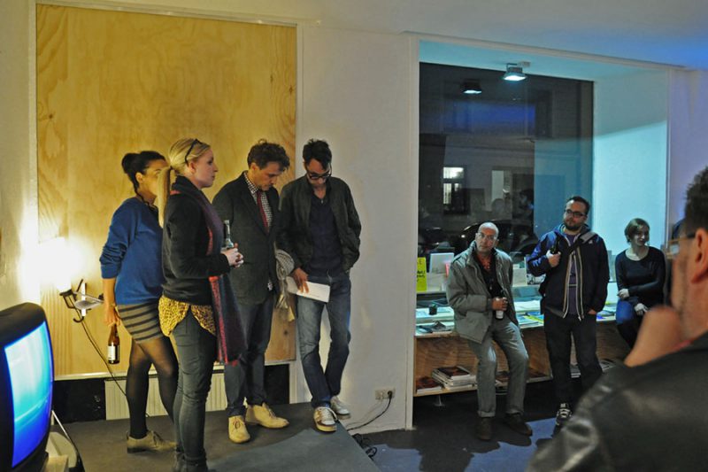 <p>Bühne vlnr: A.Sammut, D.Weschke, Ch.Roth, G.Diez, sitzend: M.Fengel</p>
