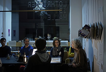 <p>Annie Abrahams spricht über Mothertongue und Fatherlanguage</p>