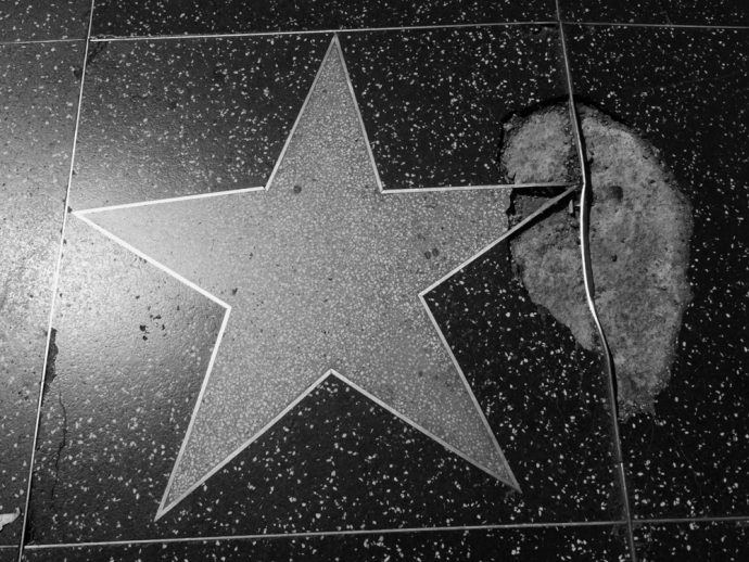 <p>Peggy Buth, <em>Stars</em>, aus der Werkgruppe: ‚Politics of Selection – Blanks/Shifter‘, 2014</p>
